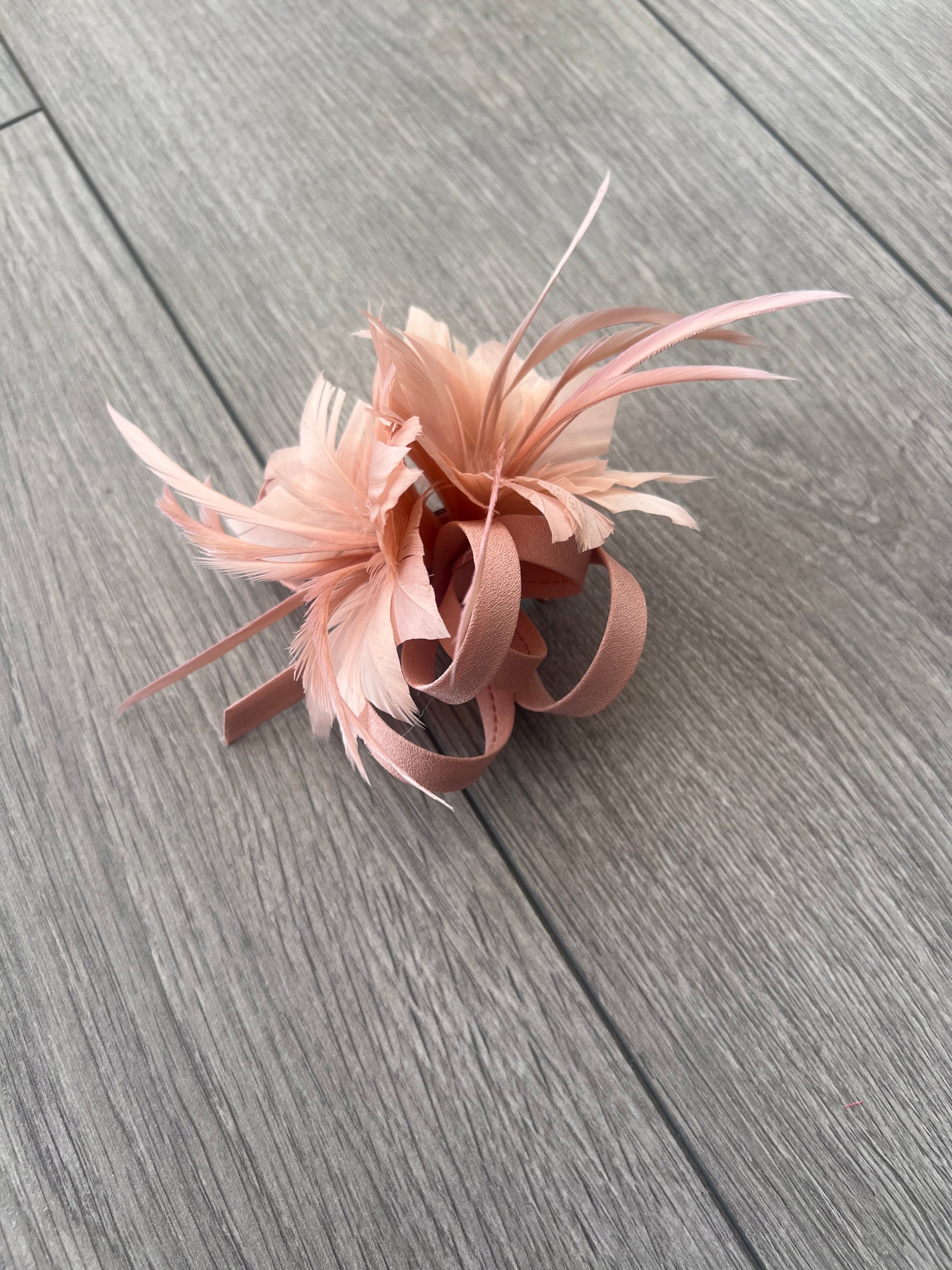 Small Dusky Pink/Nude Fascinator Clip with Feathers & Satin Loops-Fascinators Direct