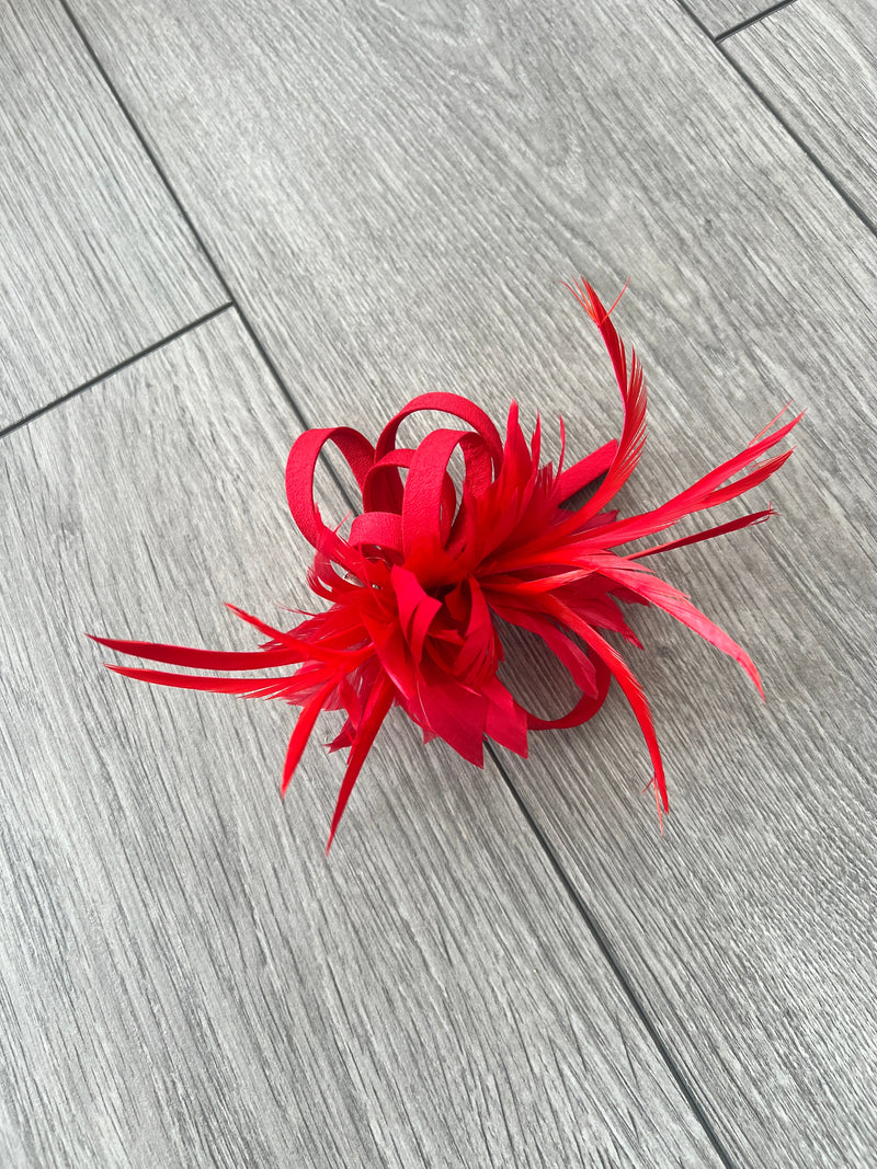 Fascinator A Goccia: Fermaglio Per Capelli Con Piume E Rete Francese - Giorno Della Gara, Matrimonio - Italia - Foto 7