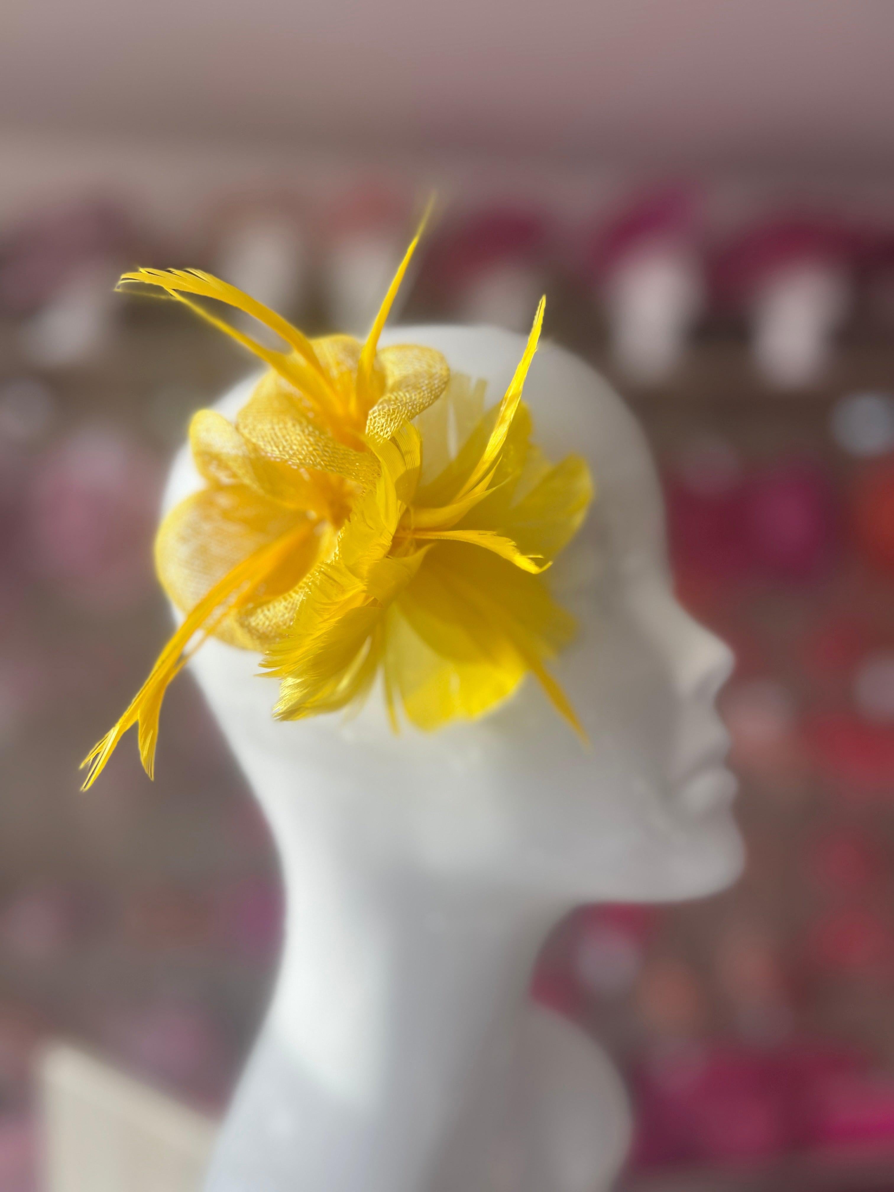 Small Yellow Fascinator Clip with Feathers & Sinamay Petals display picture 1