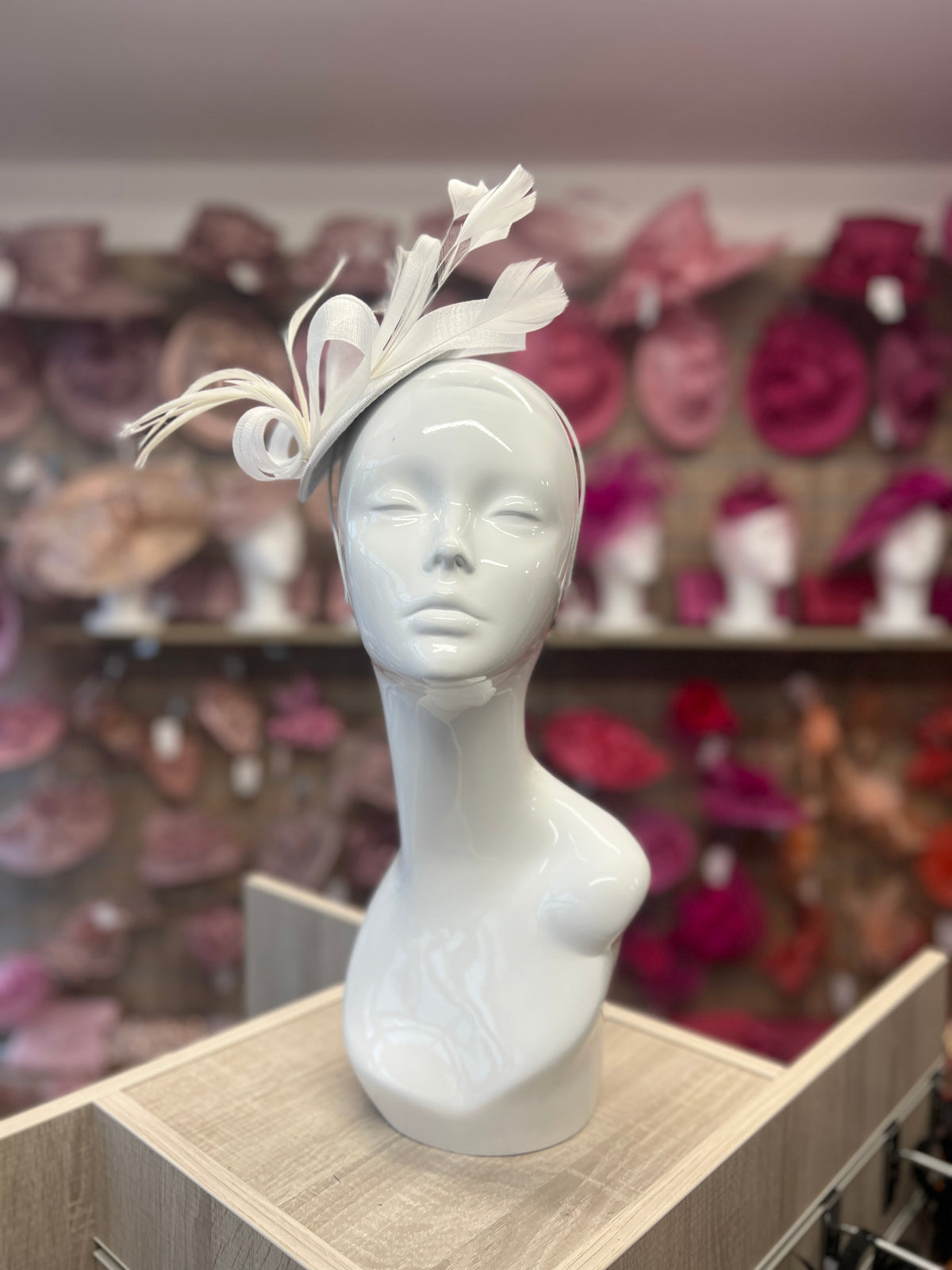 WHITE FASCINATOR HEADBAND WITH LOOPED CRIN &amp; FEATHERS-Fascinators Direct