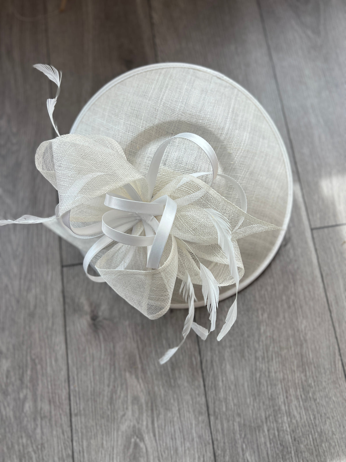 White Saucer Hatinator With Decorative Bow-Fascinators Direct