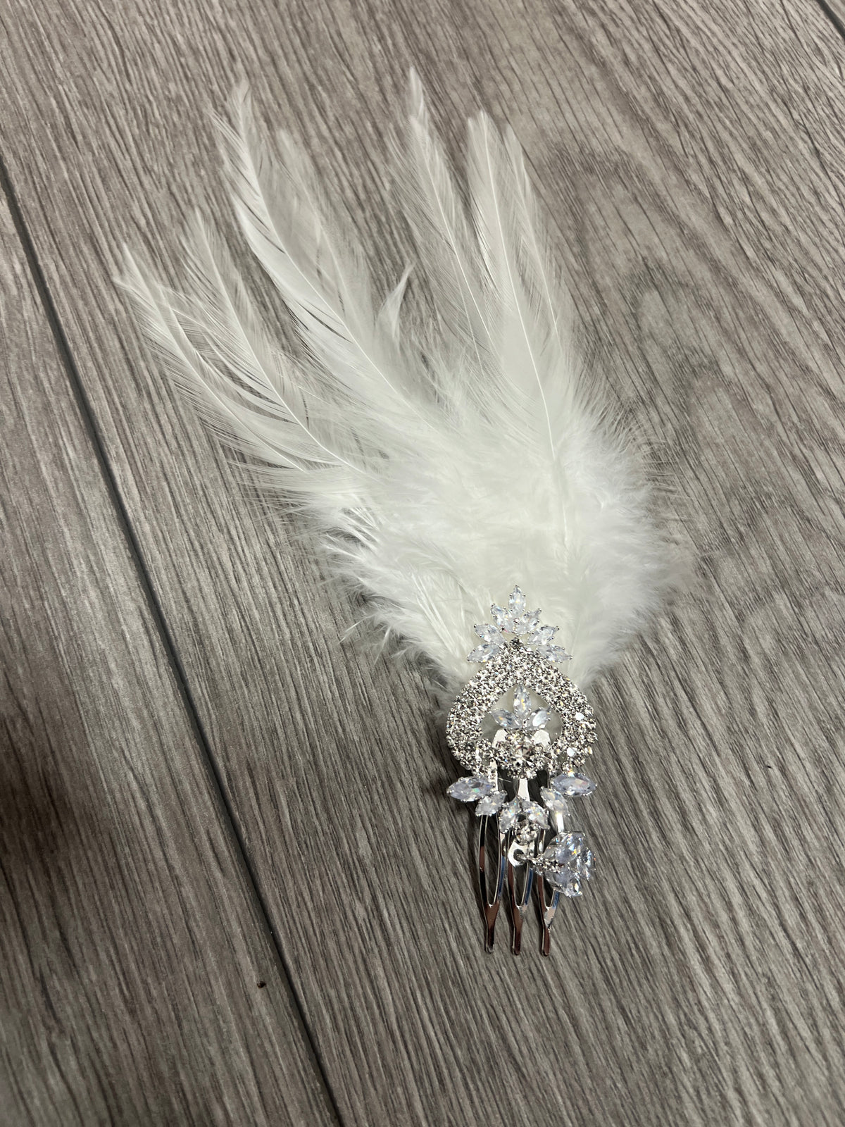 White Vintage Feather Flapper Hair Comb With Diamanté Embellishment-Fascinators Direct