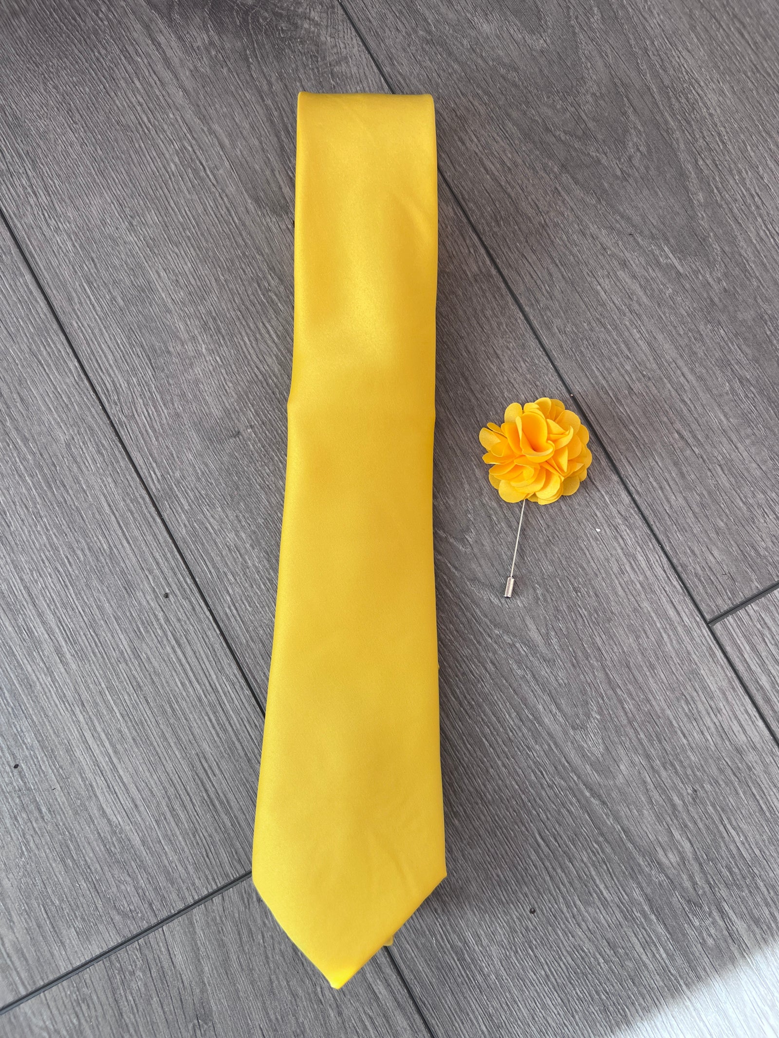 Yellow Men’s Classic Tie & Pin-Fascinators Direct
