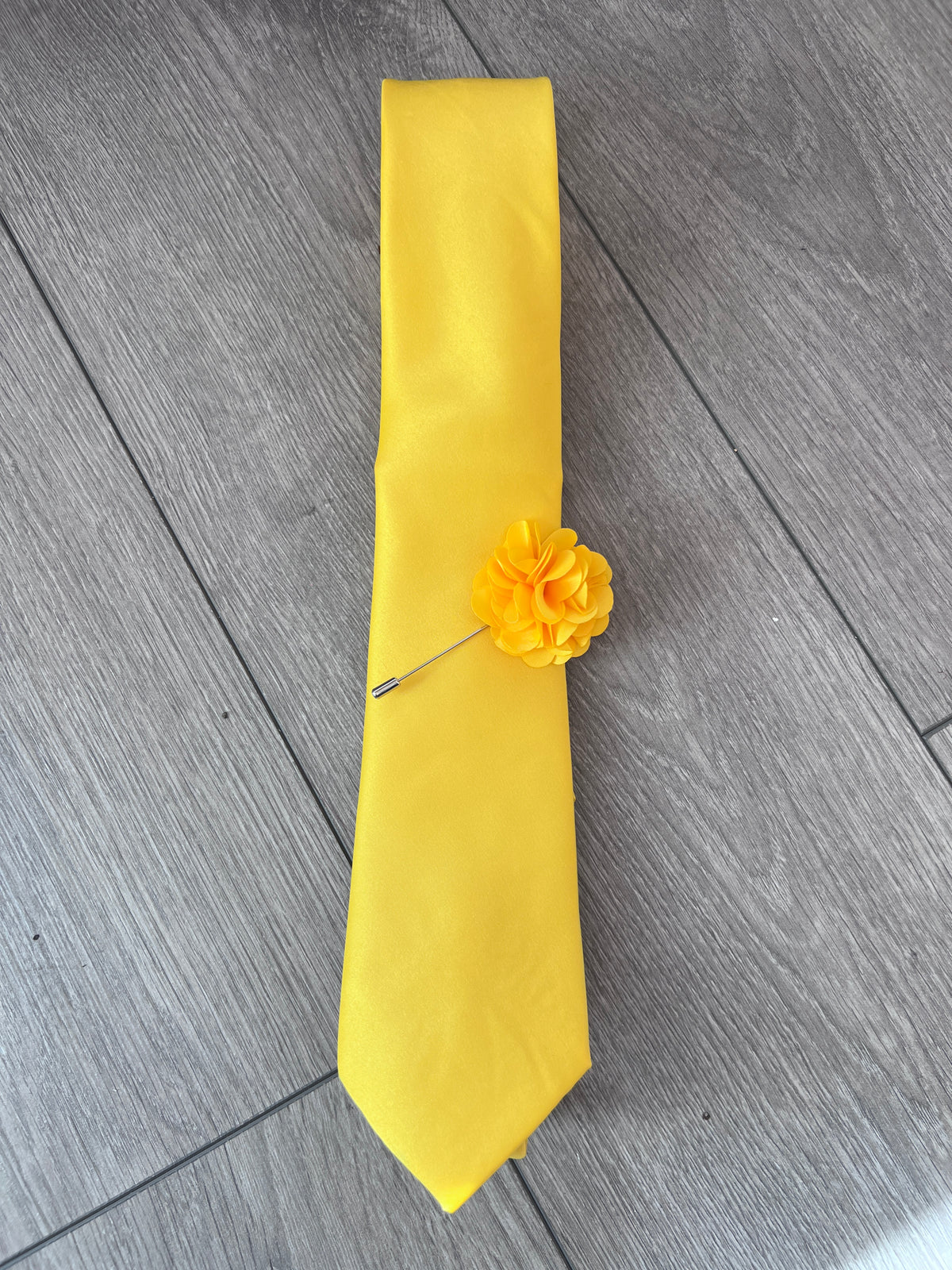 Yellow Men’s Classic Tie &amp; Pin-Fascinators Direct